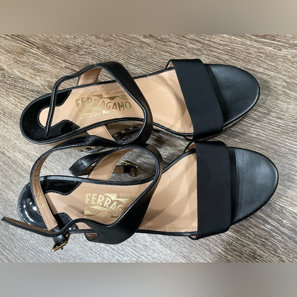 Salvatore Ferragamo chain wedge sandals - Picture 2 of 2